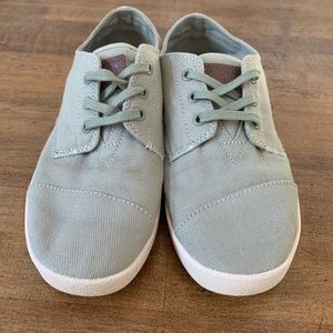 Toms shoes NWOT